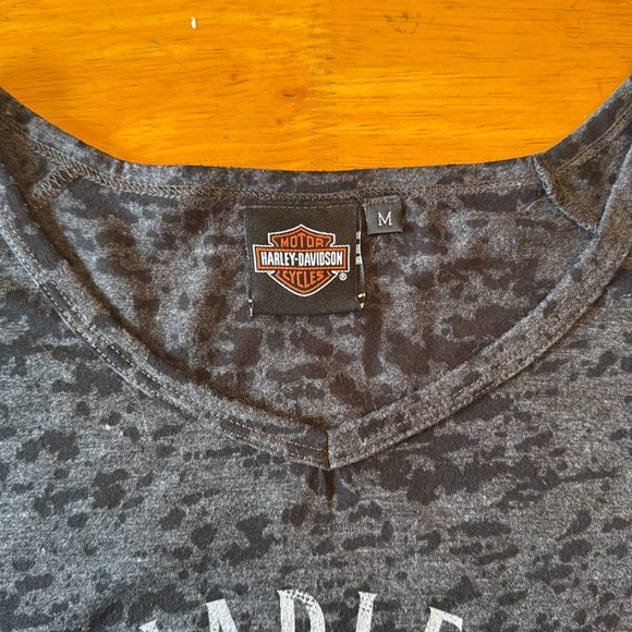 Harley Davidson women’s v-neck shirt. Size Medium - Picture 5 of 8